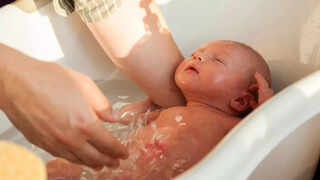 How To Bathe Your Newborn