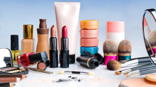 Can I Wear Makeup While Pregnant?