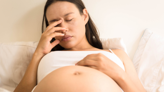 How to Manage Breathing Difficulties While Sleeping During Pregnancy