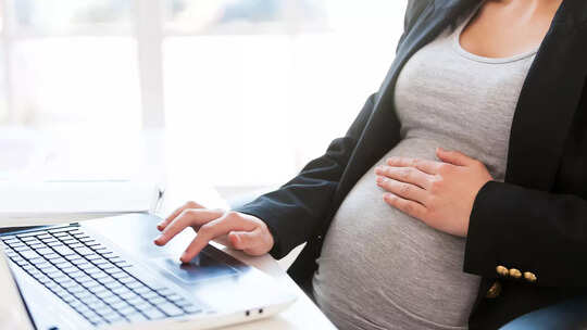 Ways to Easily Navigate Your Work Life During Pregnancy