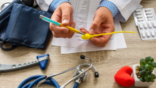 Symptoms and Causes of Male Infertility and Ways to Deal With It