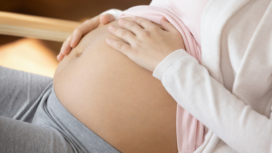 Everything You Need to Know About Linea Nigra, the Line Around Your Belly