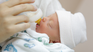 Feeding a Premature Baby: Breast Milk, Fortifiers, and Nutrition Tips