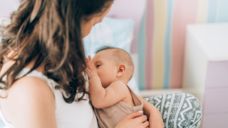 Know Why Your Baby Is Twisting And Pulling Your Breasts While Breastfeeding