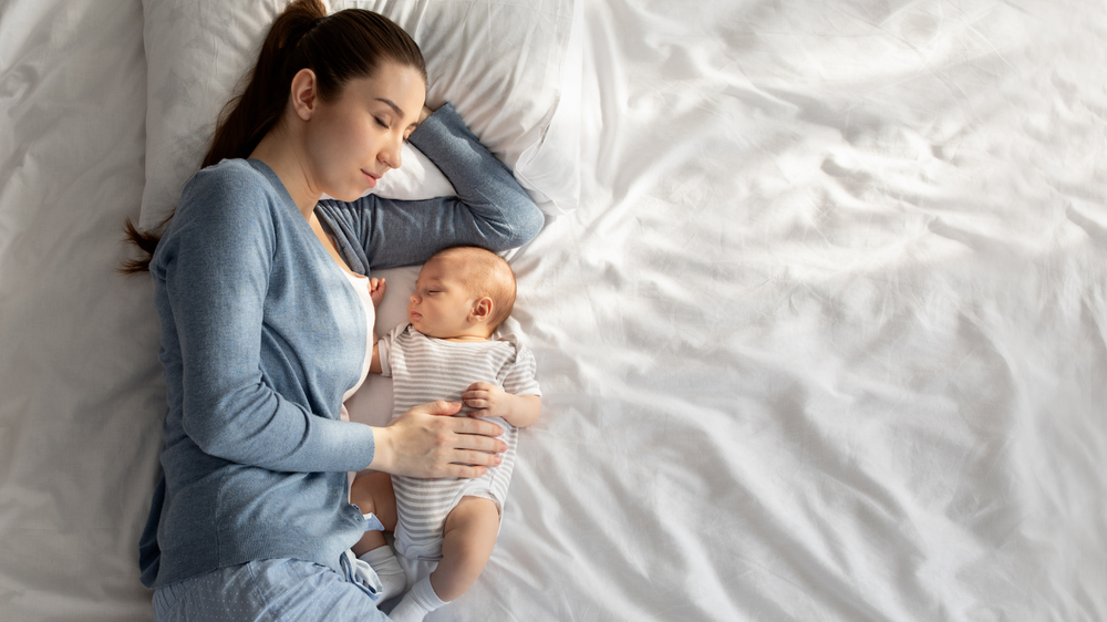 Co-Sleeping with Newborns in Indian Families: Benefits, Risks, and Safe Sleep Guidelines Parents Must Know