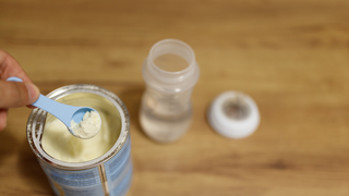 Formula vs. Breastfeeding: The Real Evidence Without the Guilt