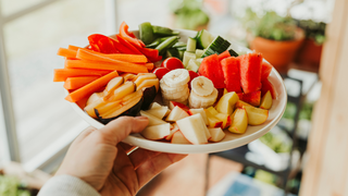 5 Best Foods to Reduce Amniotic Fluid During Pregnancy