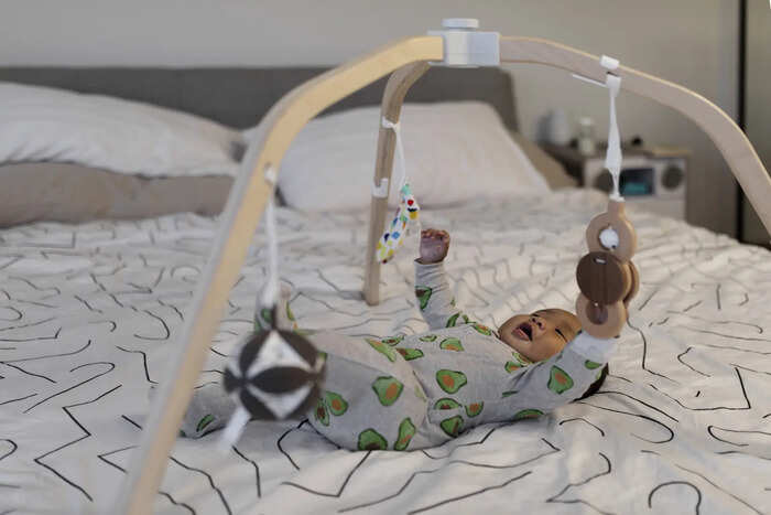 baby in ac room inside 1'
