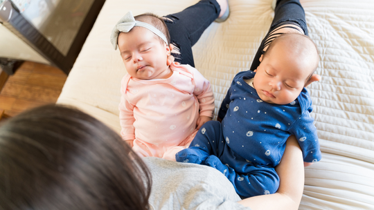 Twin Babies and Sleep: Practical Tips for Exhausted Parents