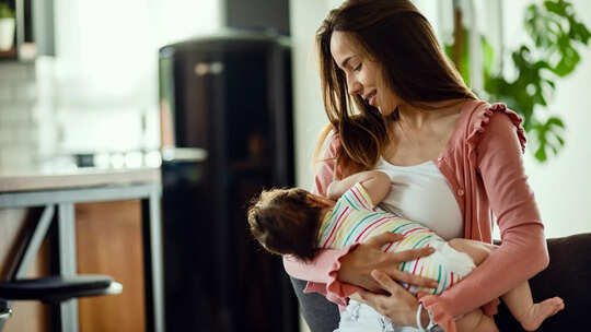 Can New Mums Donate Blood While Breastfeeding? What to Know This World Blood Donor Day