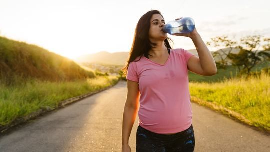 8 Ways to Stay Cool and Comfortable During a Summer Pregnancy