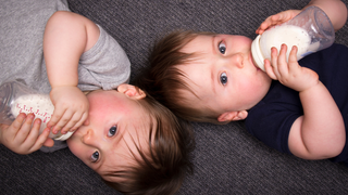 Feeding Twin Babies: Tips for New Parents