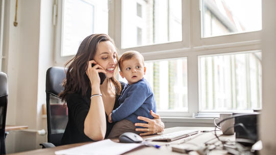 Guilt In Working Mothers: What It Is And How To Deal With It?