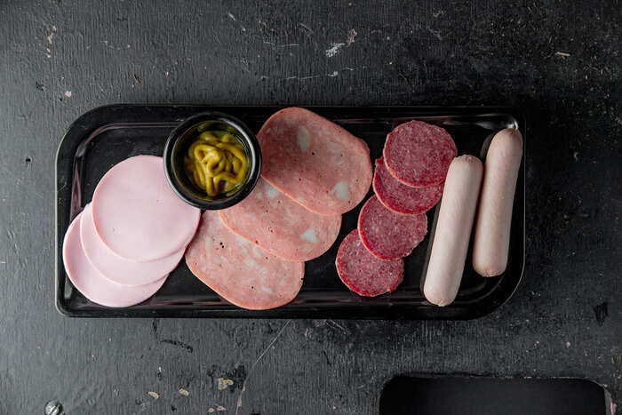 can pregnant women eat processed meat?