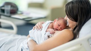 How to Bond With Your Newborn: 8 Tips for the First Month
