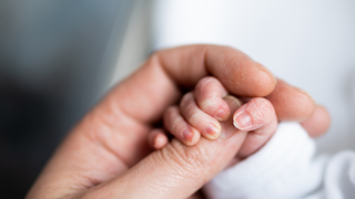 How Can You Manage Mother’s Thumb After Childbirth?