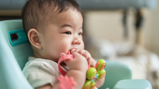 When Do Babies Start Teething? Symptomatic Relief Methods for Indian Parents