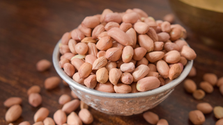Can You Eat Peanuts During Pregnancy? Benefits and Risks
