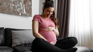 Can Laughter During Pregnancy Benefit You and Your Baby? What Science Says