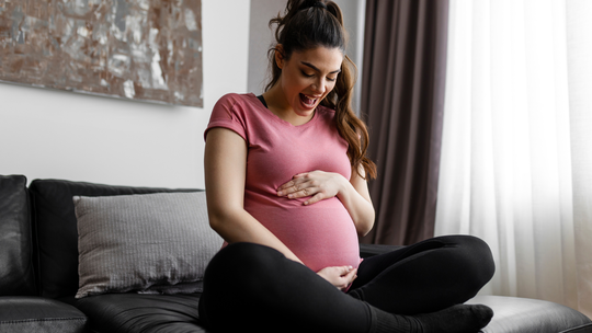 Can Laughter During Pregnancy Benefit You and Your Baby? What Science Says