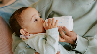 Alternatives to Breastfeeding: An Age-Wise Guide and Safe Storage Rules