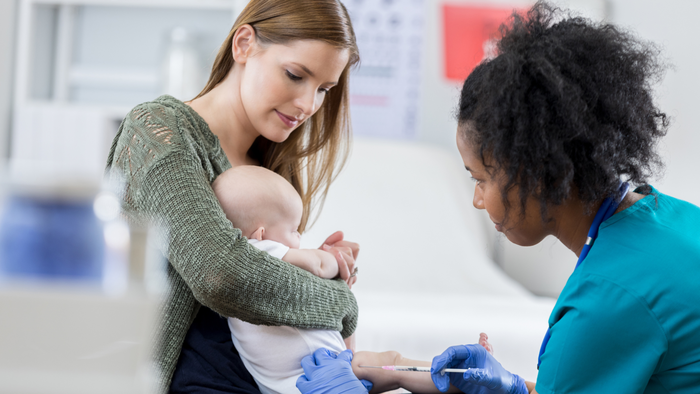 breastfeeding before baby vaccination2