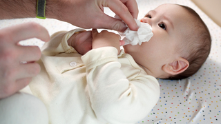 5 Reasons Why Your Newborn Is Throwing Up