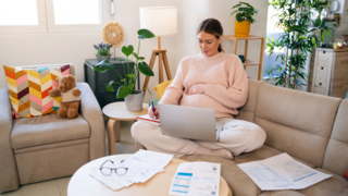 Why Keeping a Pregnancy Symptom Diary Actually Helps