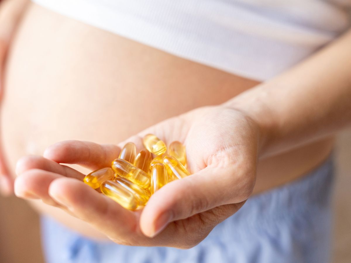pregnant woman with Omega 3