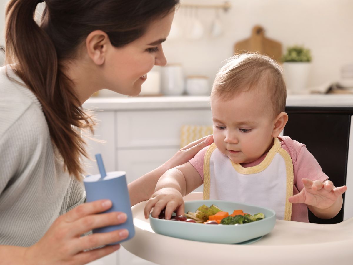 giving food to baby- Baby's Eating Habits