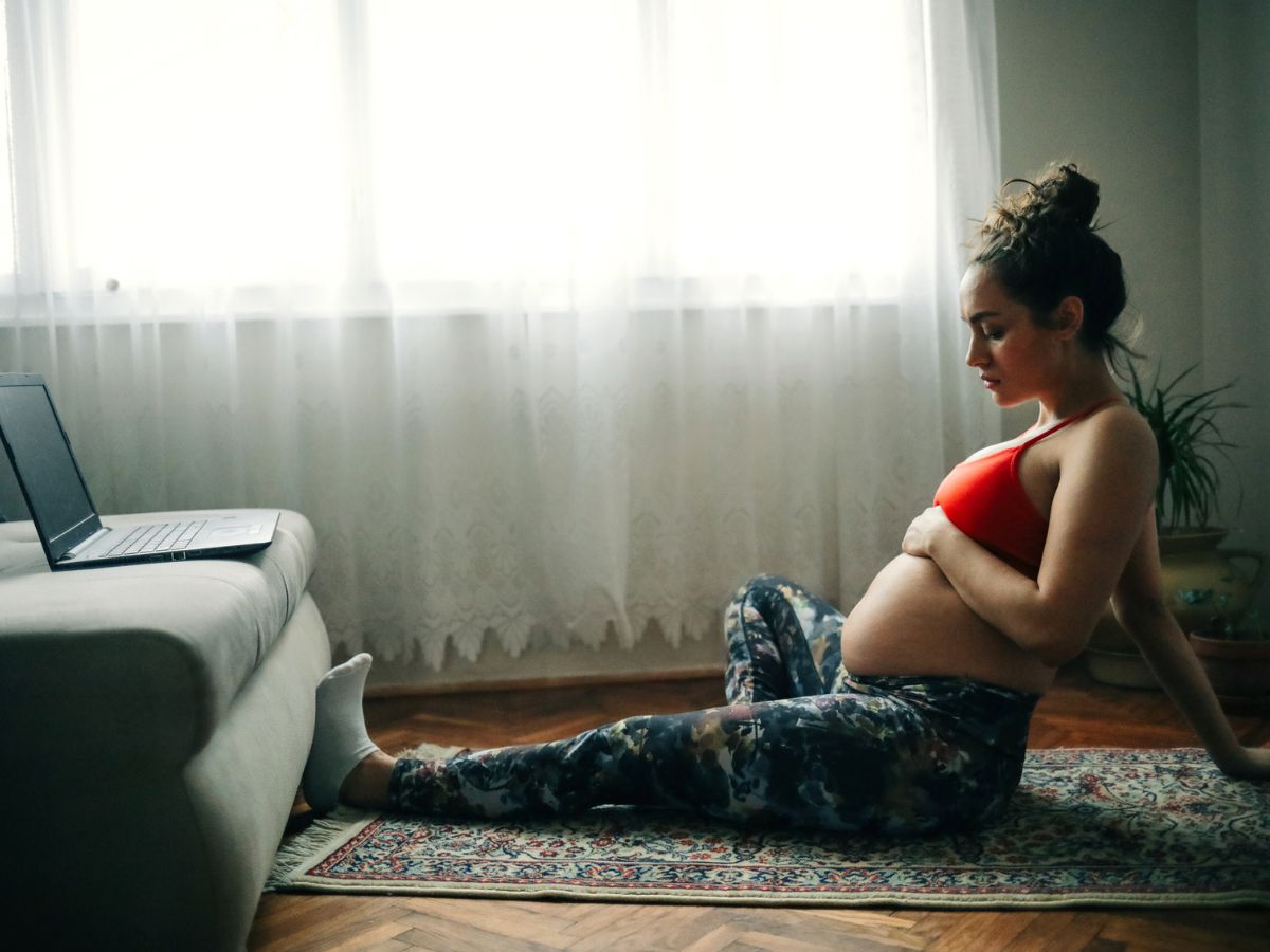 pregnant woman doing exercise