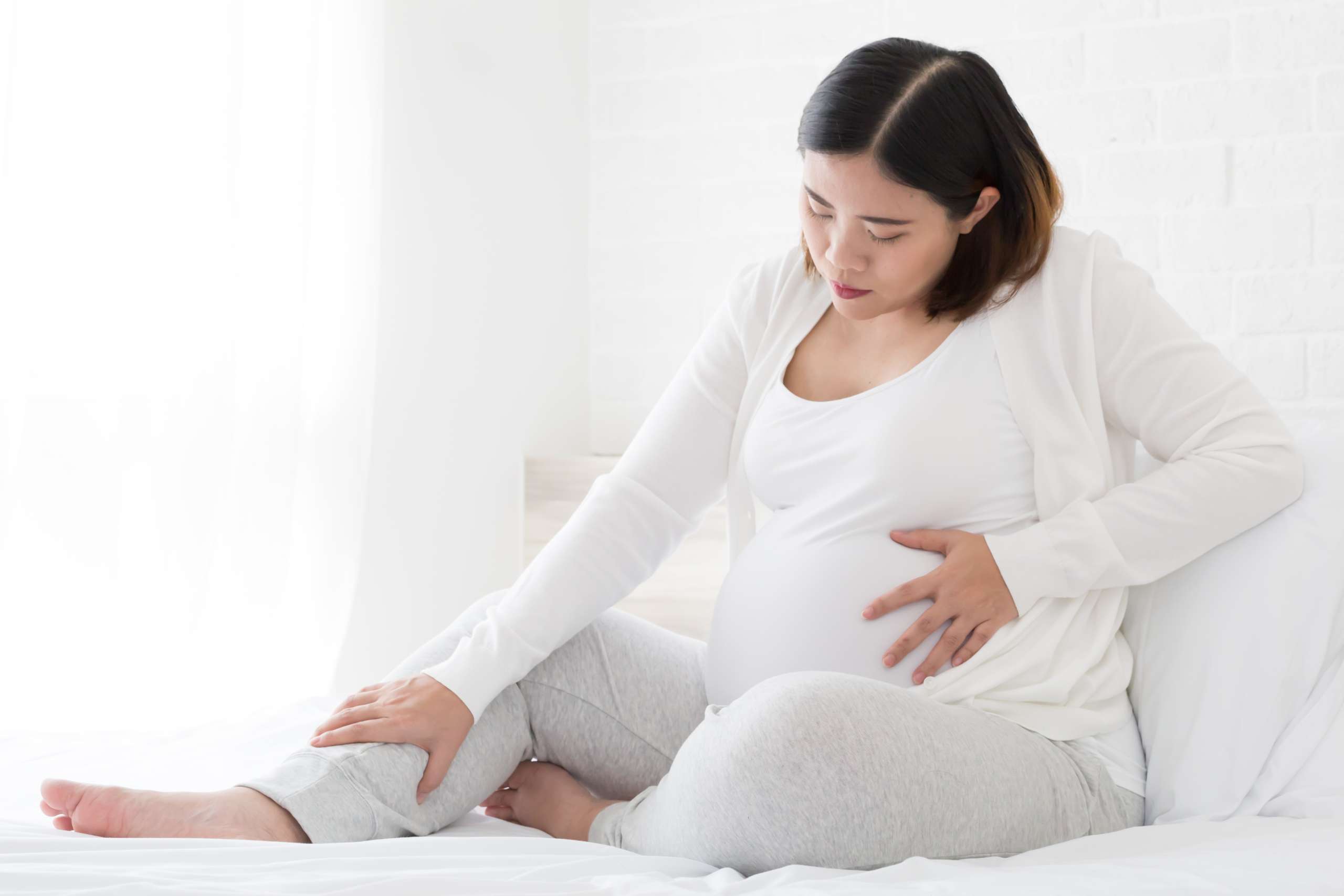 pregnant woman with labor pain