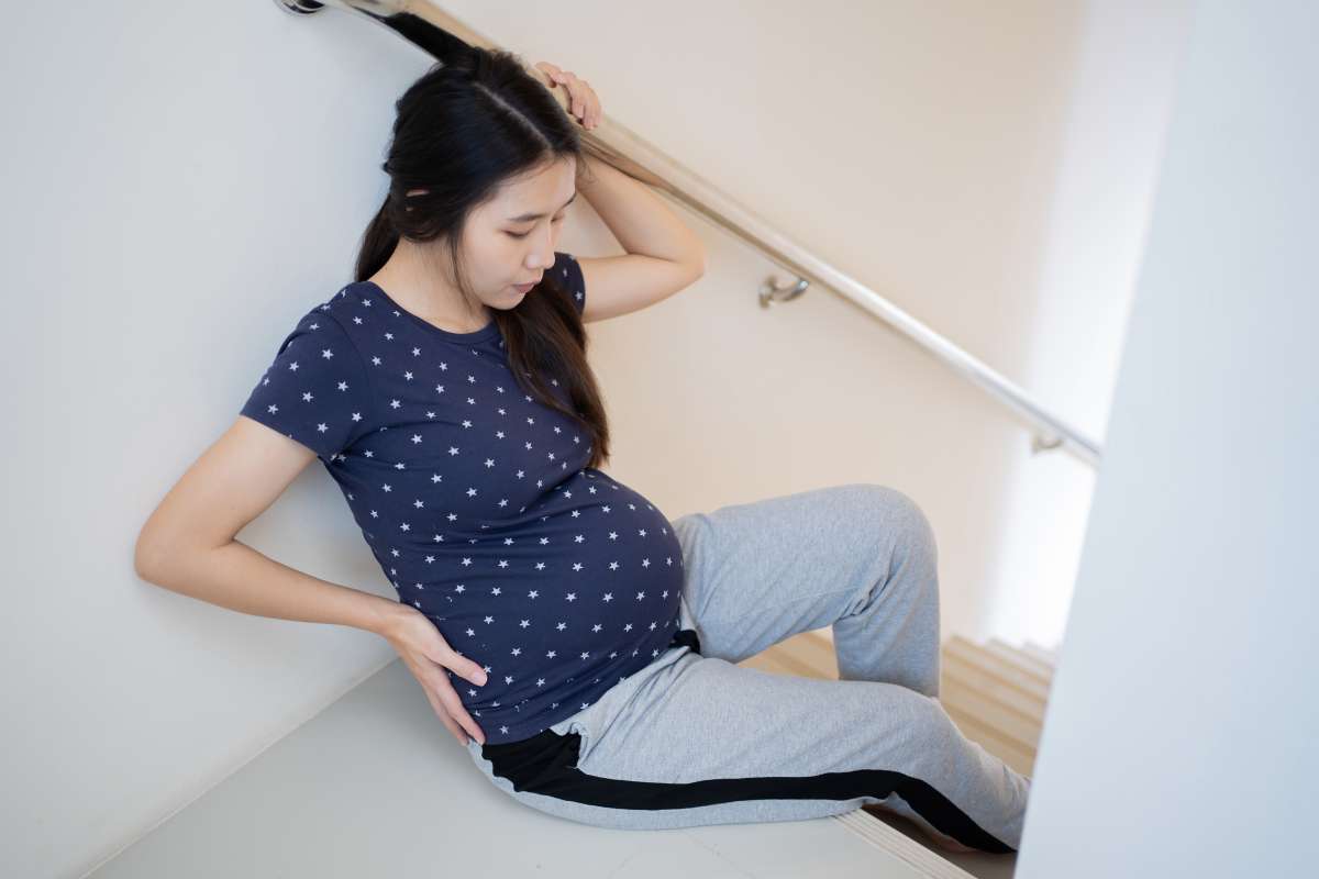 pregnant woman with back pain-Back Pain During Pregnancy