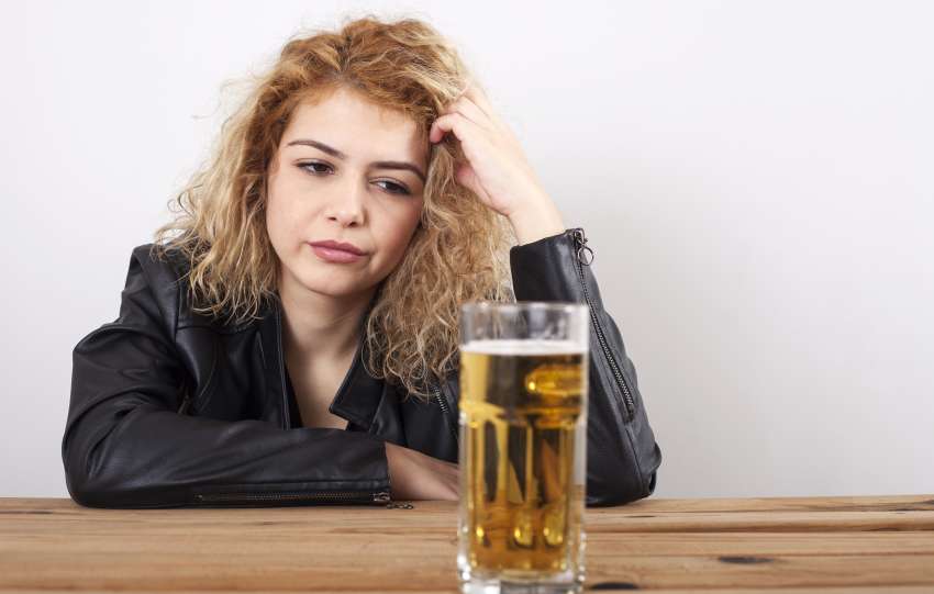 alcoholic woman drinking beer